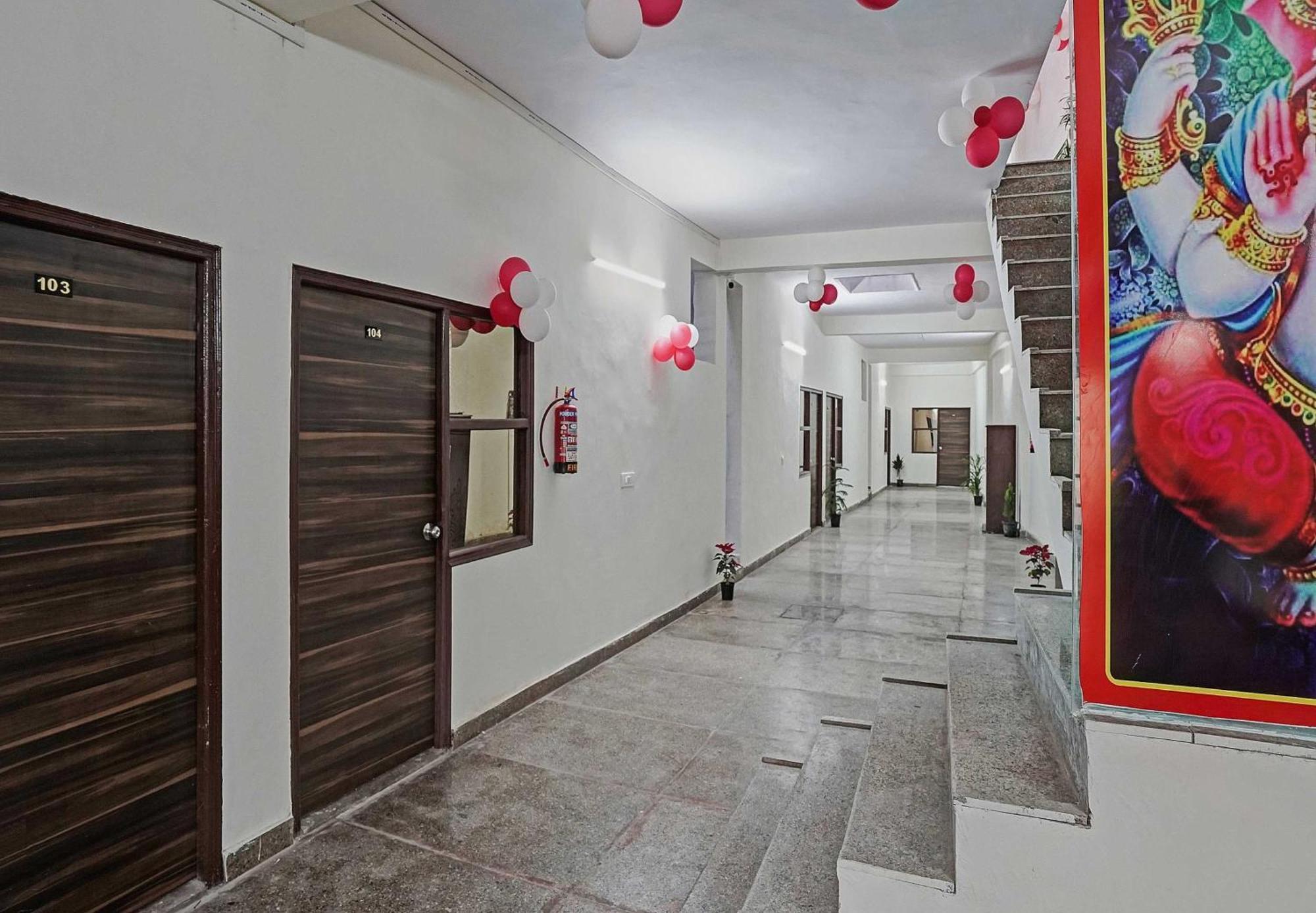 Hotel O Avs Hotel & Restaurant Noida Extérieur photo