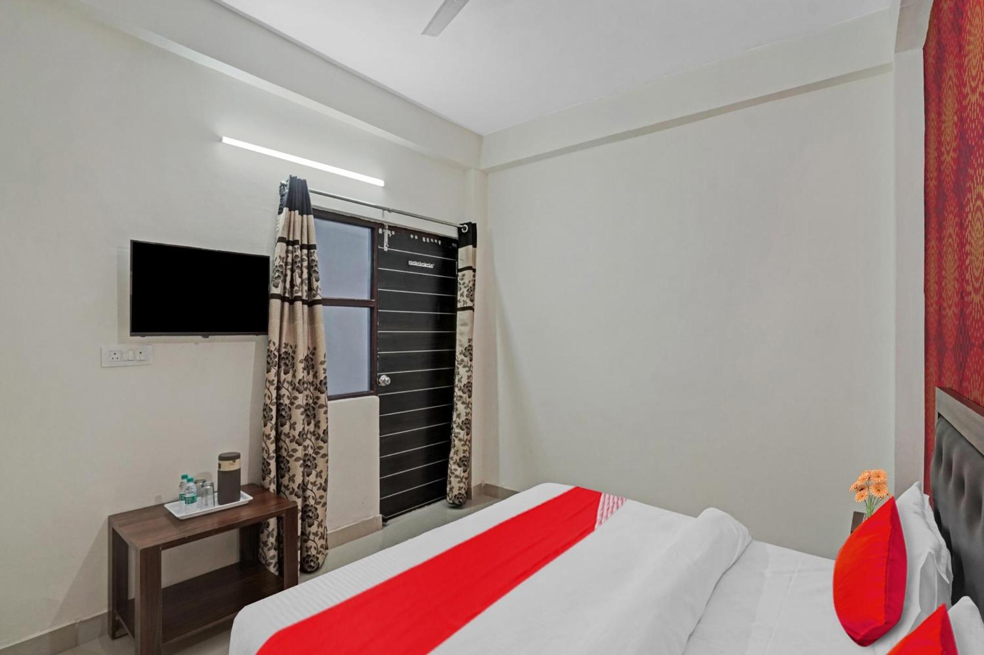 Hotel O Avs Hotel & Restaurant Noida Extérieur photo
