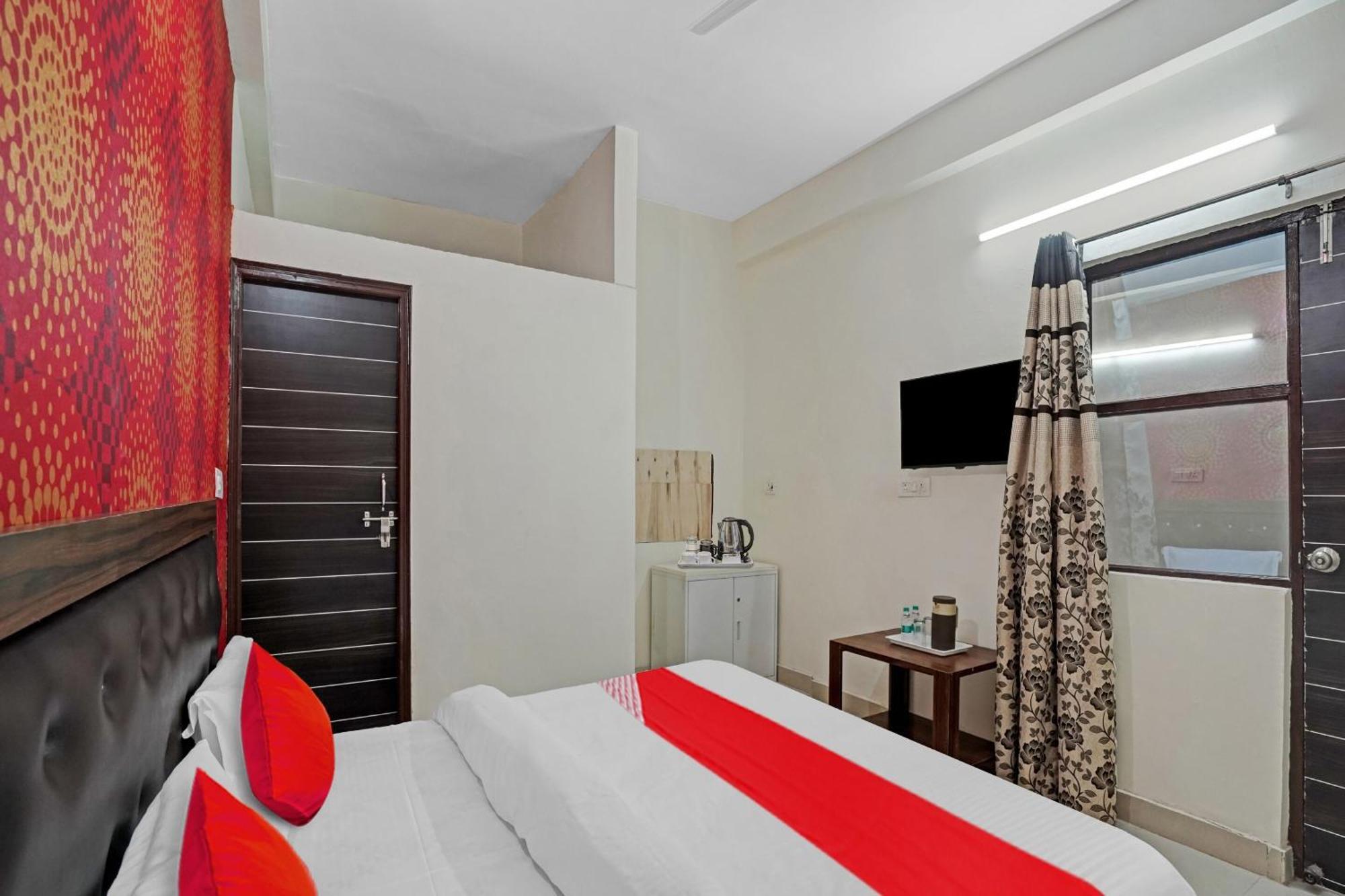 Hotel O Avs Hotel & Restaurant Noida Extérieur photo