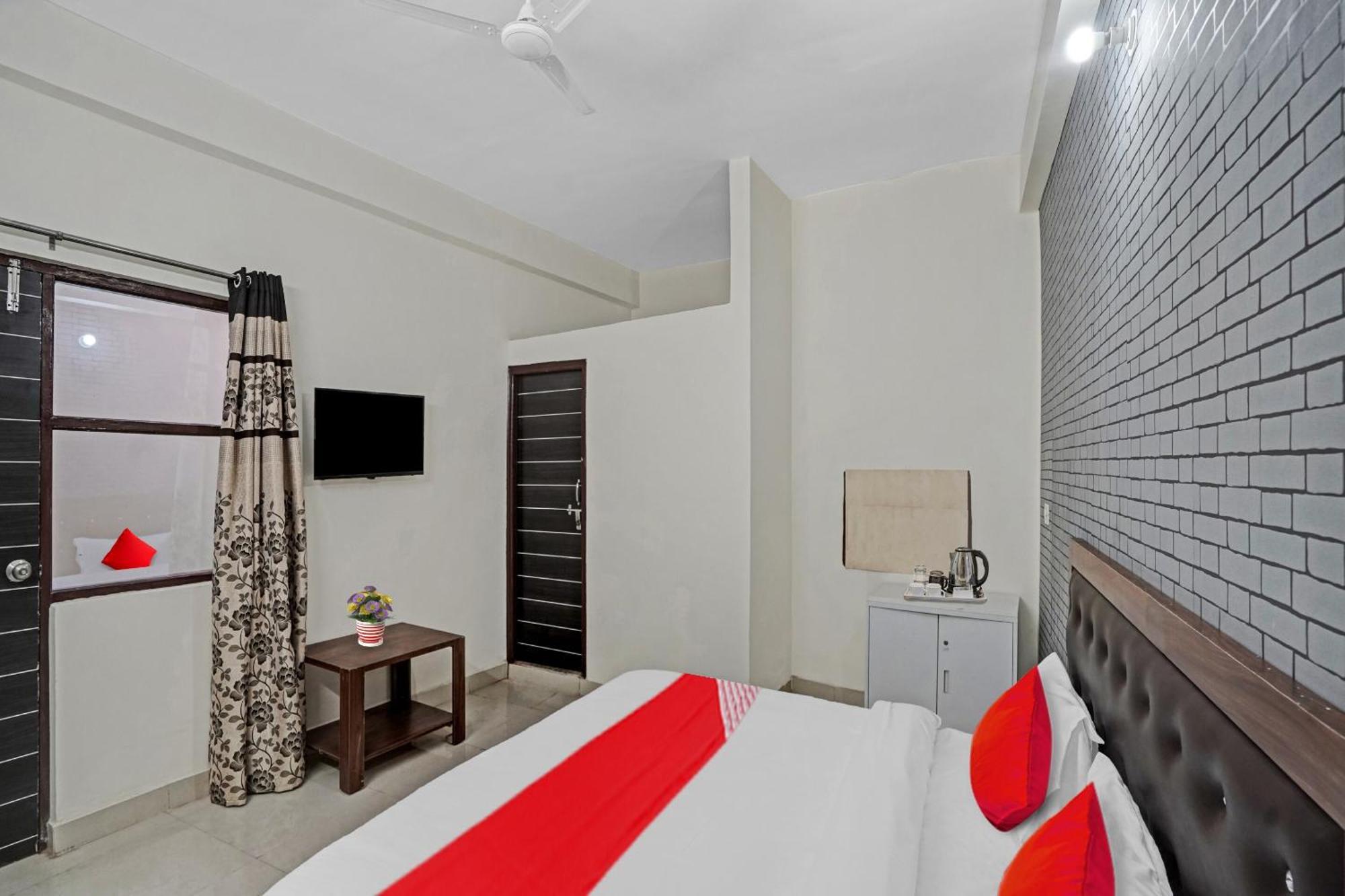 Hotel O Avs Hotel & Restaurant Noida Extérieur photo