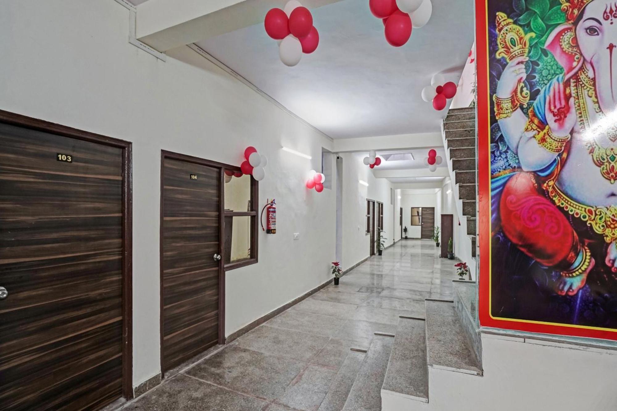 Hotel O Avs Hotel & Restaurant Noida Extérieur photo